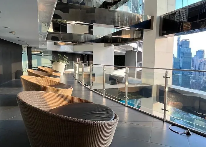 Max 1 Small Pet Allowed! Choose Pet Rate Plan If Have A Pet With You! Gramercy Residences At 42nd Floor With Pool And Gym Access *